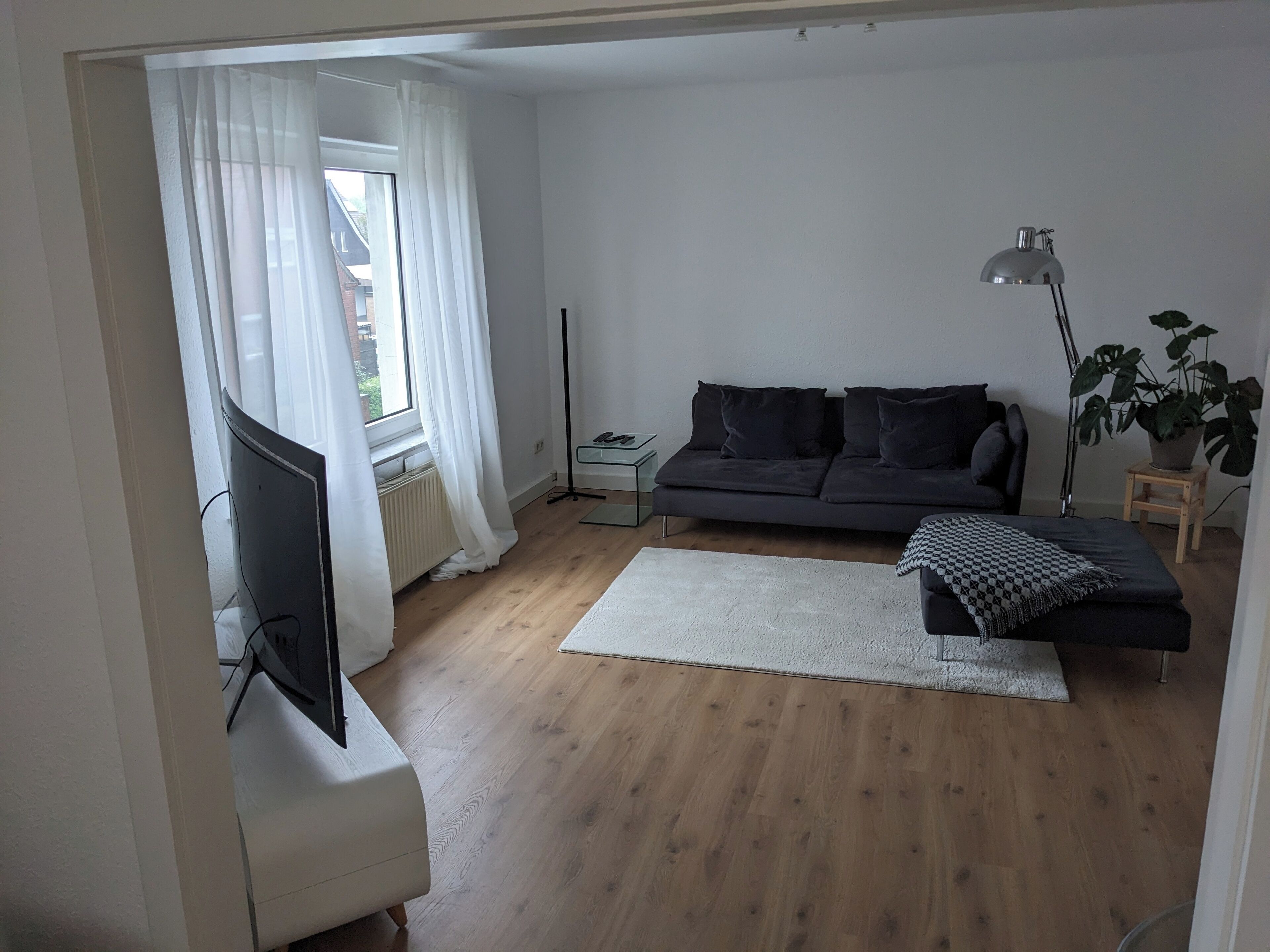 Téléviseur connecté, foyer, livres