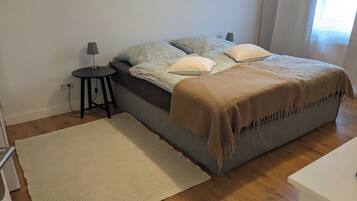 1 chambre, bureau, lit parapluie, Wi-Fi gratuit