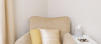 Charming Retreat on Quiet Street, close to Notre Dame and DTSB