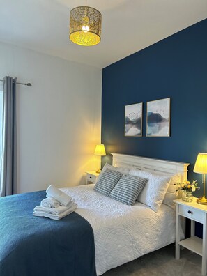2 bedrooms, travel cot, free WiFi, bed sheets - Family friendly cosy apartment in the heart of Alnwick (Alnwick)