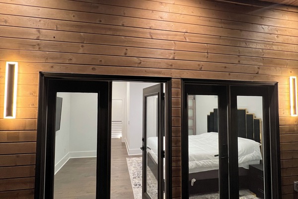 3 slaapkamers, een strijkplank/strijkijzer, wifi, beddengoed