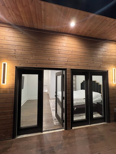 4 miles to ATL Airport… The  Moderni Abeti…awaits. Brand New 3level home. 