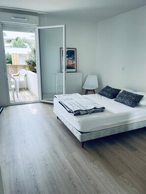 2 Schlafzimmer, Bügeleisen/Bügelbrett