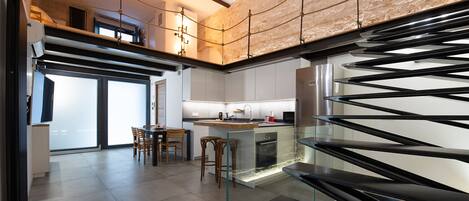 ثلاجة، ميكروويف، فرن، موقد طهي مسطح