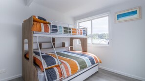 4 bedrooms, WiFi - A Lyttle bit of Paradise (Sussex Inlet)