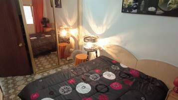 1 chambre, fer et planche Ă repasser