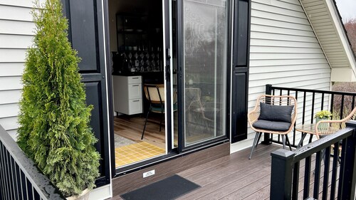 King Studio for Wedding Guests, Local Events, Family Visits & Work Stays