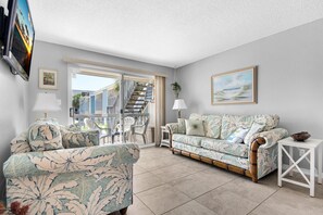 Living area - Villas on the Gulf Unit H5 (Pensacola Beach)