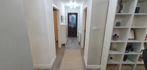 House | Interior - Charming Wembley Home Near Wembley Stadium (Wembley)