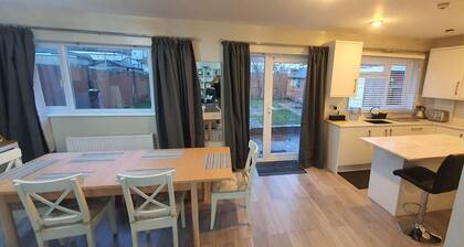 Charming Wembley Home Near Wembley Stadium