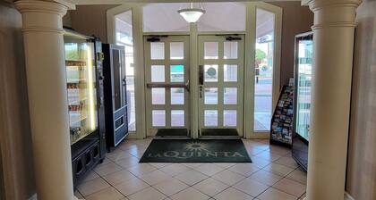 Welcome to La Quinta Inn West Medical Center in Amarillo, Texas.