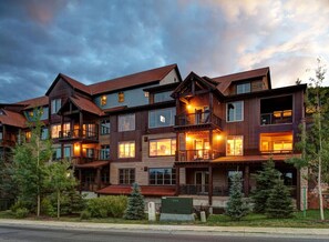 المنشأة من الخارج