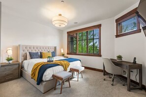 2 habitaciones, escritorio, tabla de planchar con plancha y wifi