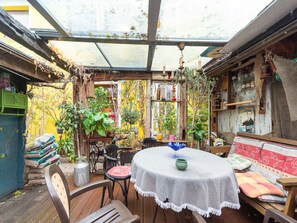 Outdoor dining - Ferienhaus in Wismar mit eigener Terrasse (Wismar)