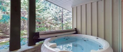 室内 SPA 浴缸