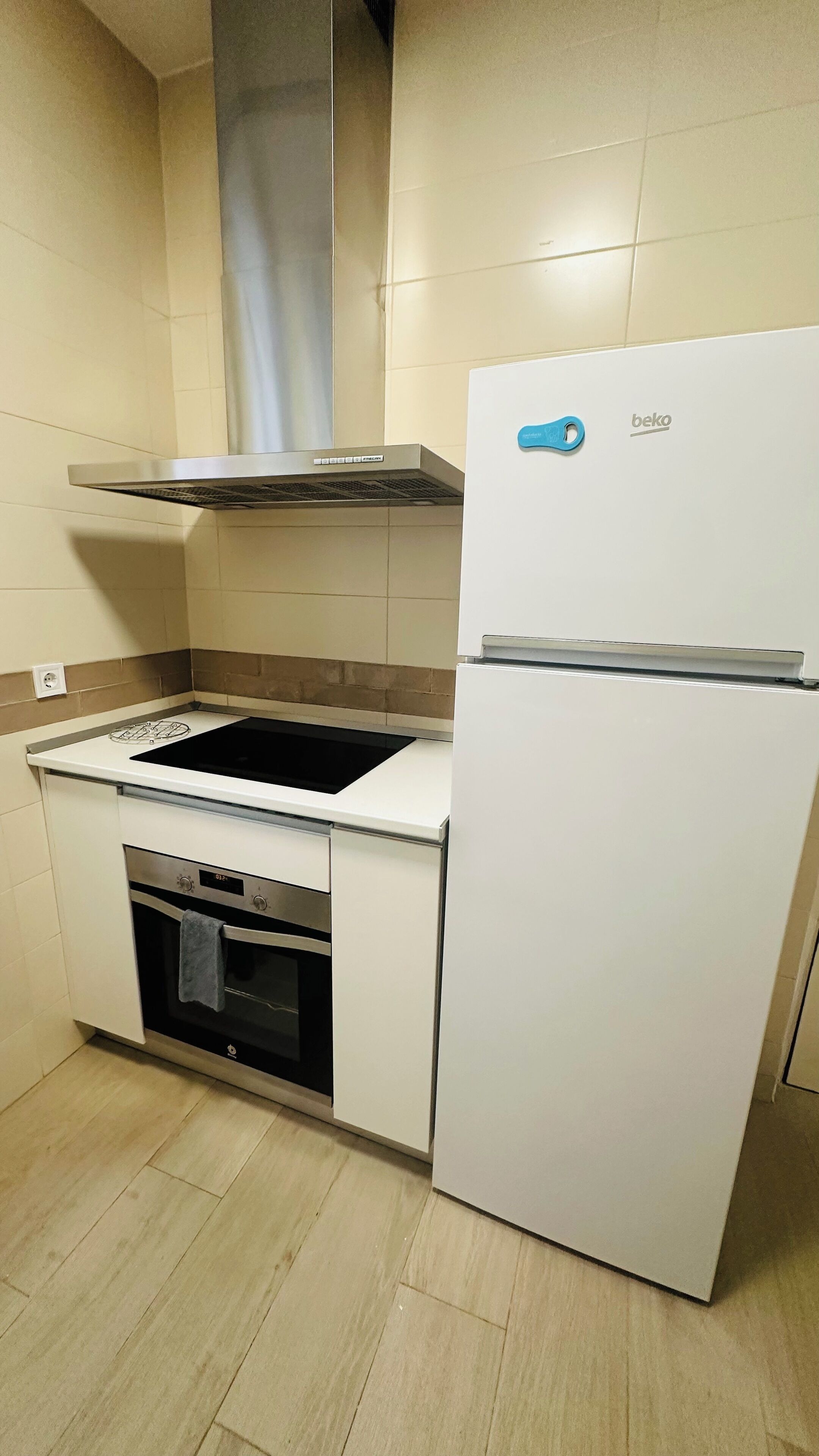 Microwave, dishwasher