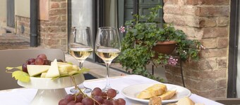 Mustiola - Deluxe Suite with outdoor patio