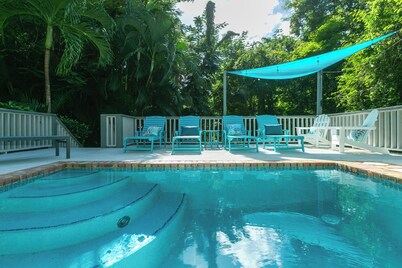 Villa de Paz, STJ 4 BR/2.5B, 2-8 guests Pool Private Renovated AC backup power