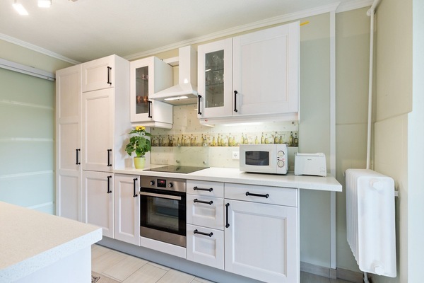 Geladeira, micro-ondas, fogão, cooktop