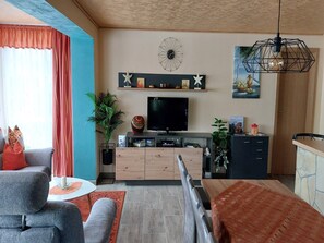 TV, DVD-spiller, fotballspill og bordtennis