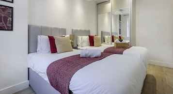 1 habitación, tabla de planchar con plancha, wifi gratis y ropa de cama 