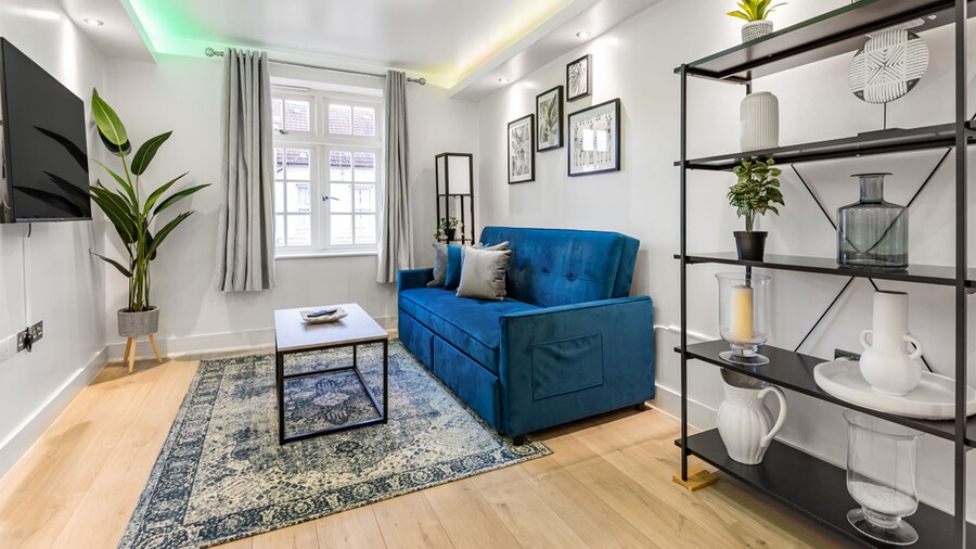Ragan Court Apartments in Aldershot