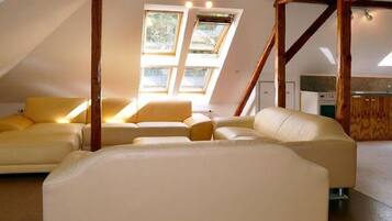 Fernseher, Stereoanlage