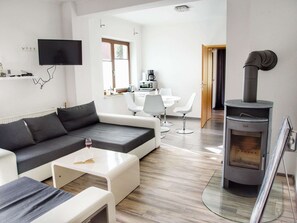 TV, fireplace, DVD player