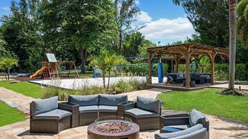 Villa (Multiple Bedrooms) | Intérieur