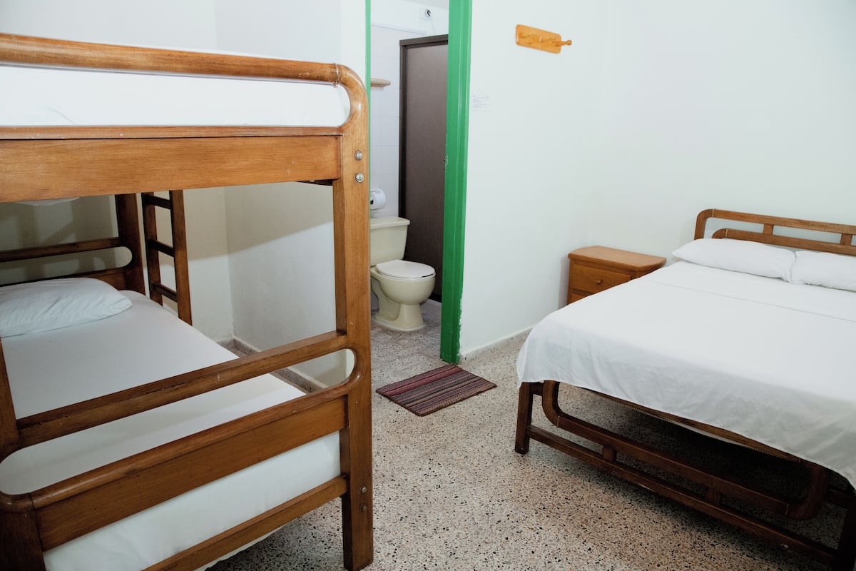Habitación cuádruple estándar | 1 habitación y wifi gratis
