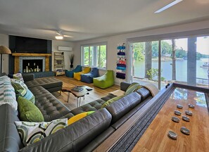 Smart TV - Welcome to Blue Heron House (Mooresville)