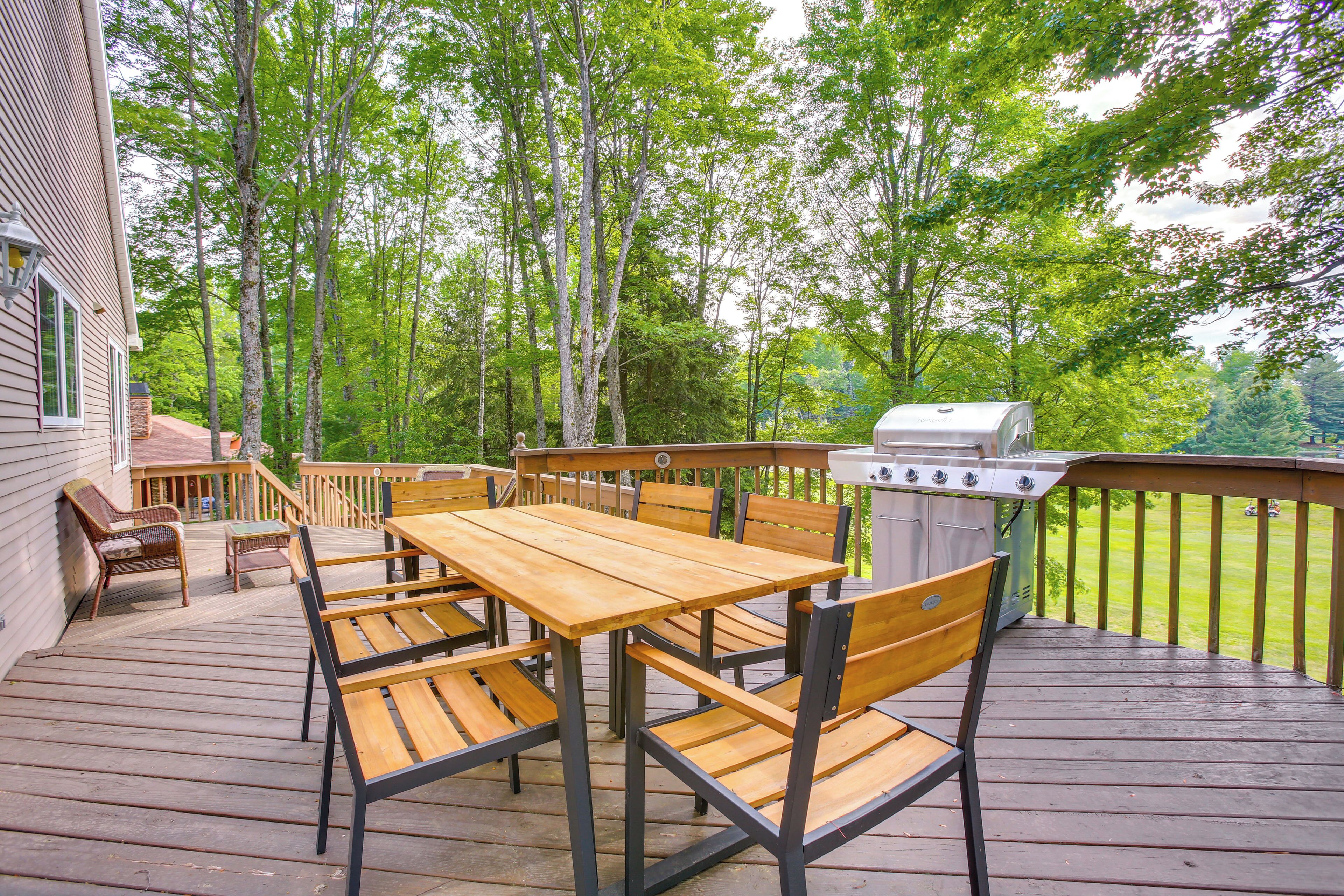 Family-Friendly Cadillac Home w/ Golf Course Views