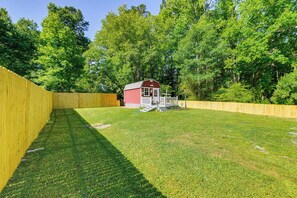 Property grounds - Pet-Friendly Raleigh Tiny Home w/ Patio (Raleigh)