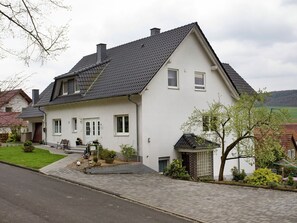 Exterior - Wohnung mit eigener Terrasse in Homberg (Homberg OT Waßmuthshausen)