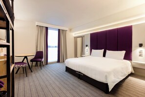 Room - Premier Inn Swindon Town Centre (Swindon)