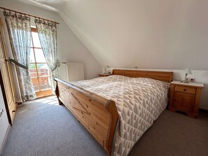 3 bedrooms - Holiday home in the Knüllgebirge with balcony (Neuenstein-Mühlbach)