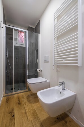 Apartment | Bathroom | Shower, rainfall showerhead, hair dryer, towels - Mazzini Elegant Apartment by Wonderful Italy (Bologna)