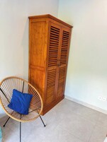 Apartment, 2 Bedrooms, Kitchen, Mountain View | Premium bedding, individually decorated, individually furnished, desk