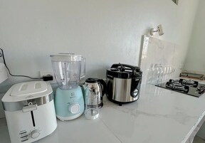 Apartment, 2 Bedrooms, Kitchen, Mountain View | Private kitchen | Full-size fridge, stovetop, electric kettle, toaster