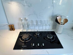 Apartment, 2 Bedrooms, Kitchen, Mountain View | Private kitchen | Full-size fridge, stovetop, electric kettle, toaster - Rumah Diyah (Karangasem)