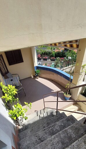 Interior - Studio Biba Volosko with a beautiful terrace and sea view
(Opatija)