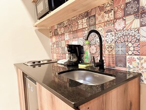 Appartement (#202) | Cuisine privée | Mini réfrigérateur, micro-ondes, plaque de cuisson