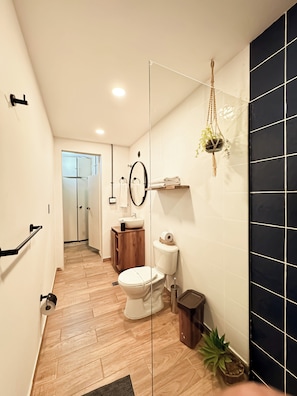 Apartment (#201) | Bathroom