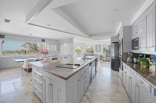 A Luxurious Getaway with Stunning Views