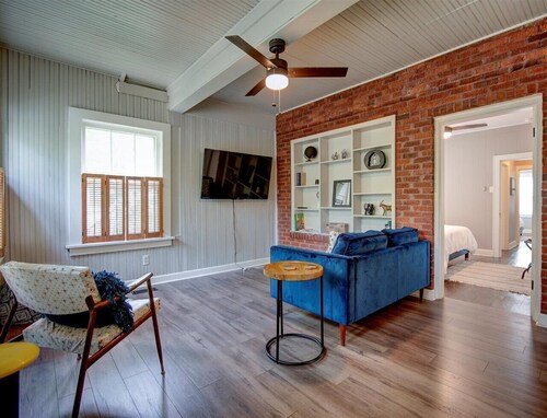 Spacious 4Bd house Near Downtown, Oaklawn, Hot Springs National Park, Centrally Located, Large groups, families, Self Check-In