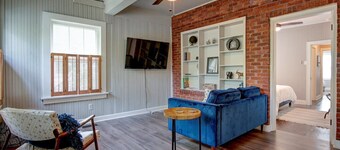 Spacious 4Bd house Near Downtown, Oaklawn, Hot Springs National Park, Centrally Located, Large groups, families, Self Check-In