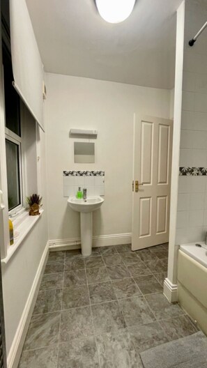 Handtücher, Seife, Toilettenpapier