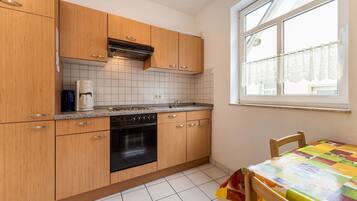 Fridge, oven, stovetop, highchair