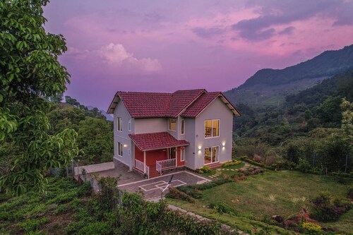 Moving Mist Villa