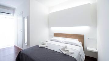 Quarto luxo, sacada, vista para a cidade | Vista do quarto